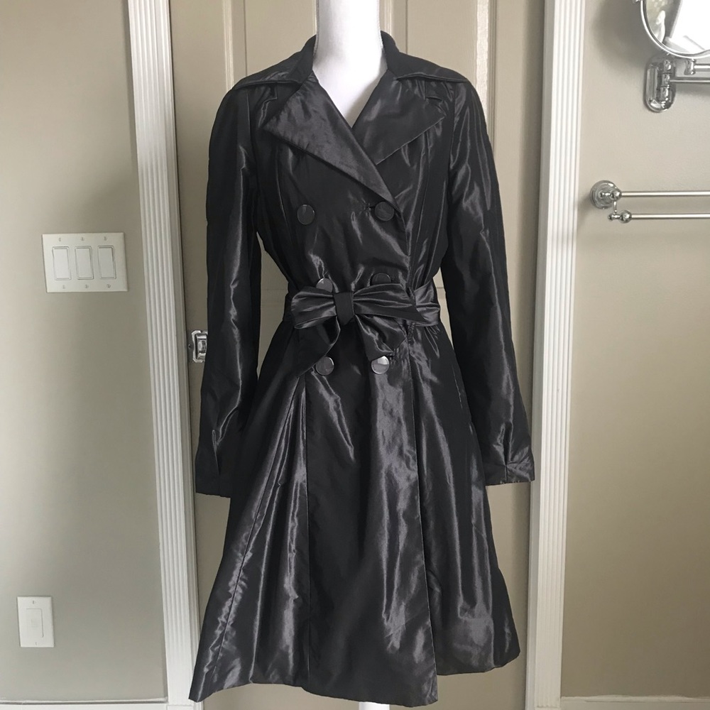 Rainforest trench coat in metallic silver